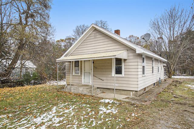 front view picture of 209 Theodore Street, Battle Creek, MI. 49014