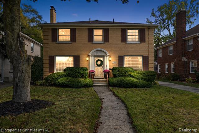 front view picture of 4795 W Outer Drive, Detroit, MI. 48221