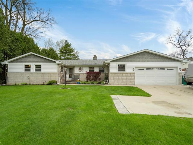 front view picture of 9311 Whipple Shores Dr, Clarkston, MI. 48348