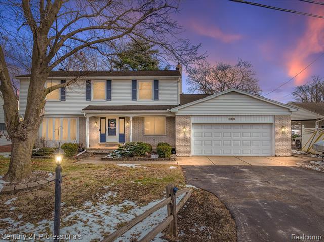 front view picture of 9382 Sashabaw Rd, Clarkston, MI. 48348