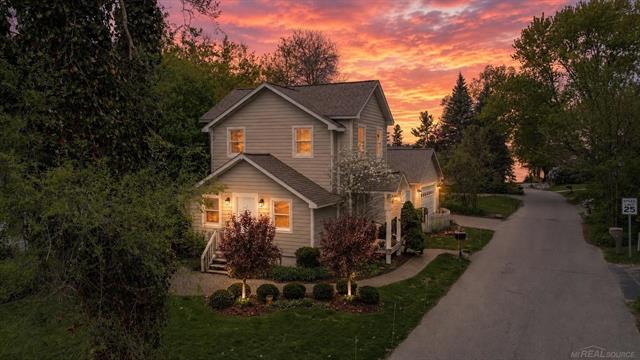 front view picture of 776 Heights Rd, Lake Orion, MI. 48362