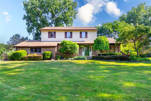 front view picture of 4612 Mountain View Trl, Clarkston, MI. 48348