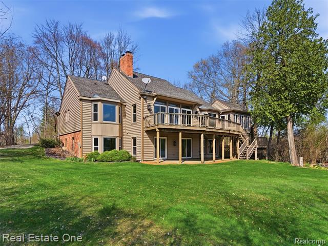 front view picture of 9990 Sashabaw Rd, Clarkston, MI. 48348