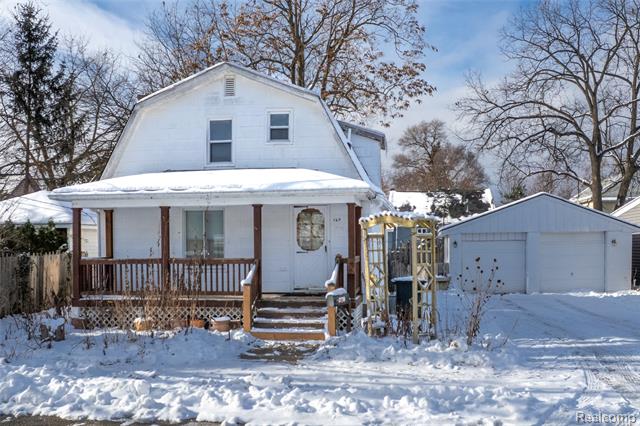front view picture of 129 N Slater St, Lake Orion, MI. 48362