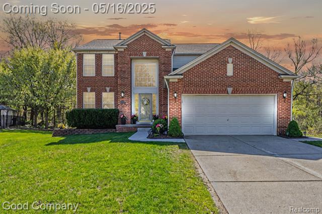 front view picture of 802 Canyon Creek Dr, Holly, MI. 48442