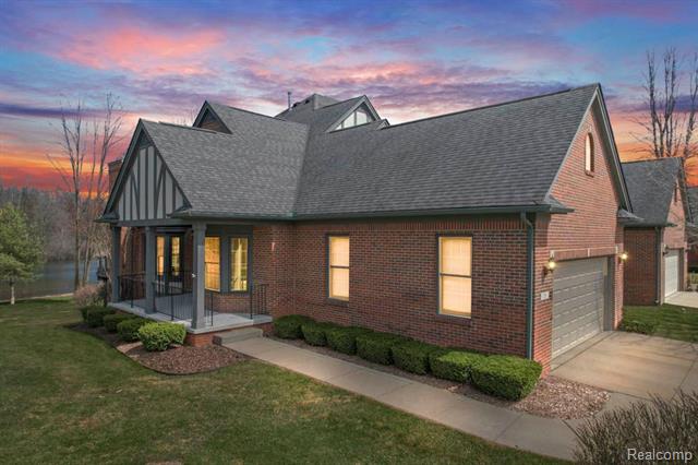 front view picture of 71 Burniah Ln, Lake Orion, MI. 48362