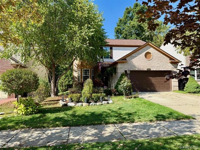 front view picture of 419 Otter Run Rd, Holly, MI. 48442