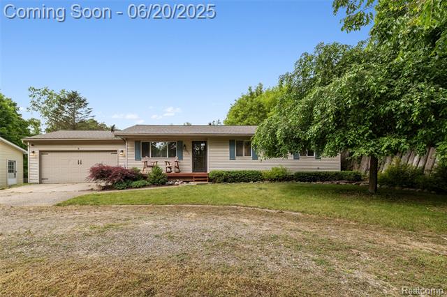 front view picture of 9711 Dartmouth Rd, Clarkston, MI. 48348