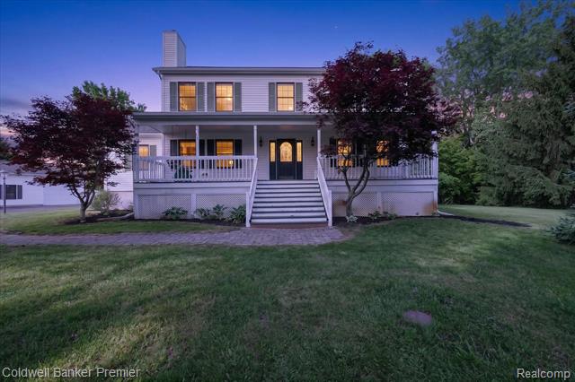 front view picture of 10301 Horseshoe Cir, Clarkston, MI. 48348