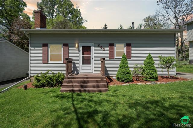 front view picture of 243 Reno Ave, Lake Orion, MI. 48362