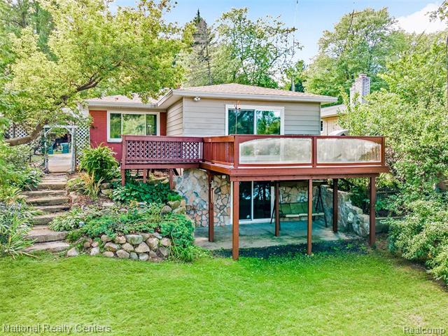 front view picture of 1471 Paul Blvd, Lake Orion, MI. 48362