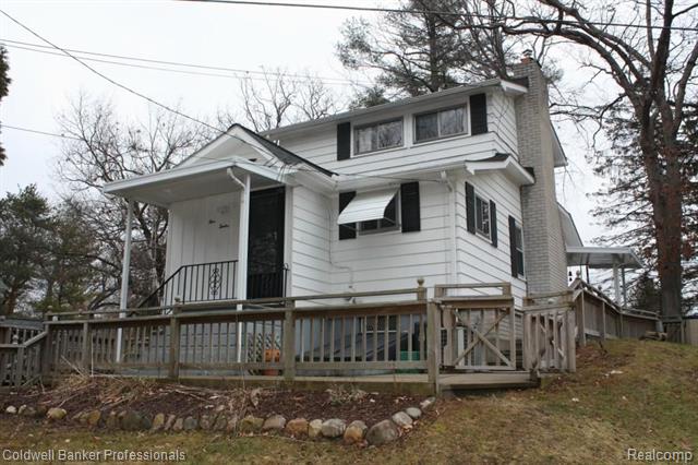 front view picture of 512 Fernhurst Ct, Lake Orion, MI. 48362