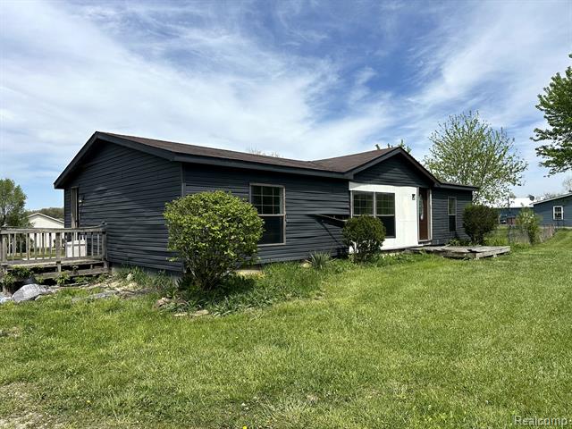 front view picture of 5151 Huntley Dr, Holly, MI. 48442
