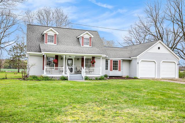 front view picture of 8680 Oakhill Rd, Clarkston, MI. 48348