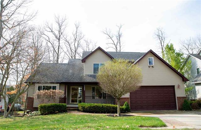 front view picture of 1289 Viefield Dr, Lake Orion, MI. 48362