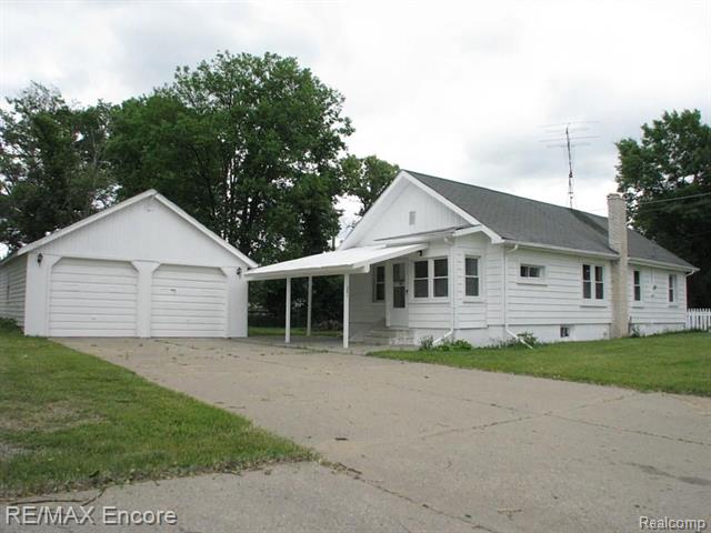 front view picture of 201 Seminole St, Holly, MI. 48442
