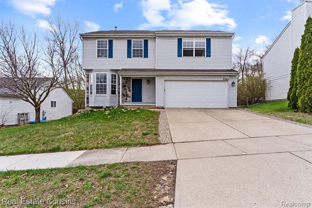 front view picture of 3342 Herrington Dr, Holly, MI. 48442