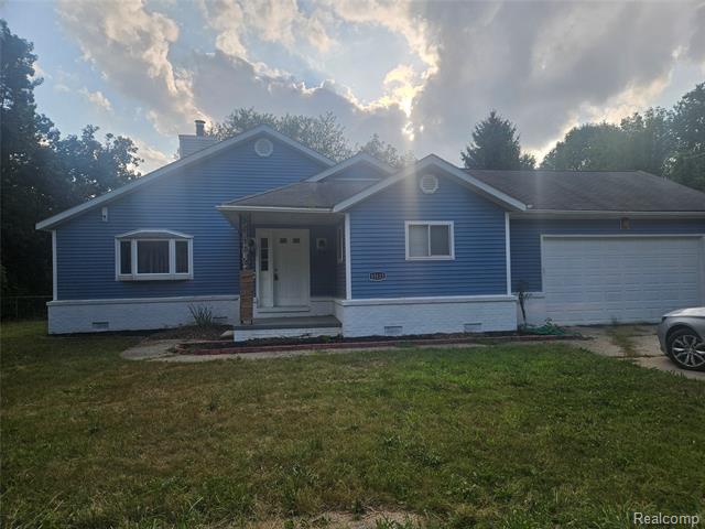 front view picture of 15112 Blueberry Dr, Holly, MI. 48442