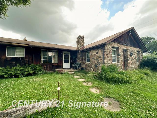 front view picture of 2410 Jossman Rd, Holly, MI. 48442