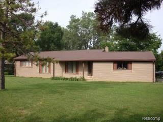 front view picture of 355 Sanders Rd, Oxford, MI. 48371