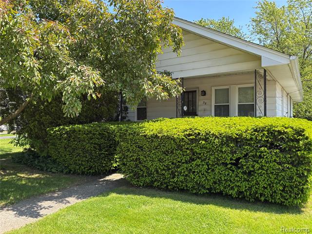front view picture of 28 Lincoln St, Oxford, MI. 48371