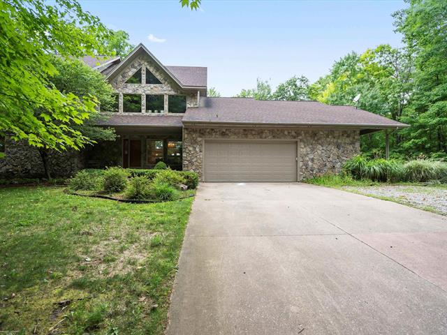 front view picture of 2111 Oak Ter, Ortonville, MI. 48462