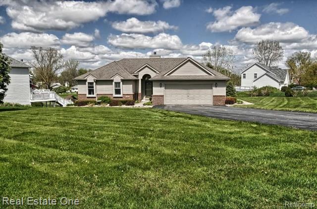 front view picture of 500 Aarons Way, Ortonville, MI. 48462