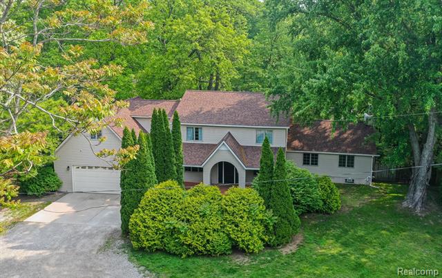 front view picture of 2475 S Ortonville Rd, Ortonville, MI. 48462