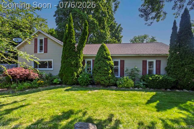 front view picture of 12 Pearl St, Oxford, MI. 48371