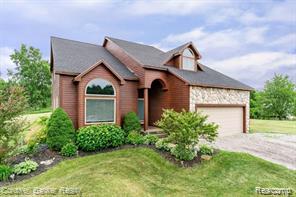 front view picture of 1840 Hidden Lake Trl, Ortonville, MI. 48462