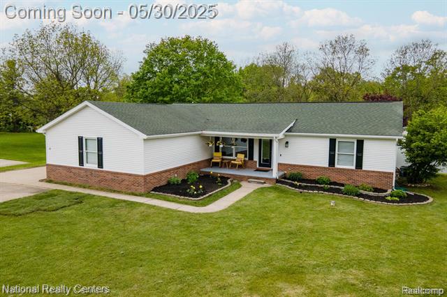 front view picture of 55 S Baldwin Rd, Oxford, MI. 48371