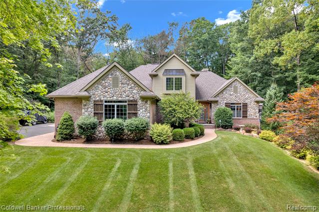 front view picture of 3690 Hickory Rim Dr, Ortonville, MI. 48462