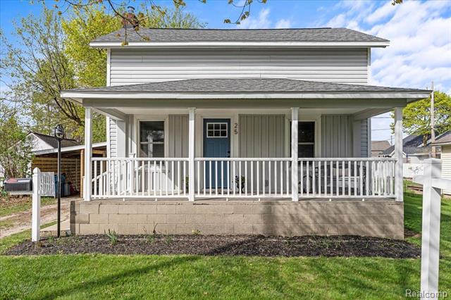 front view picture of 25 Pearl St, Oxford, MI. 48371