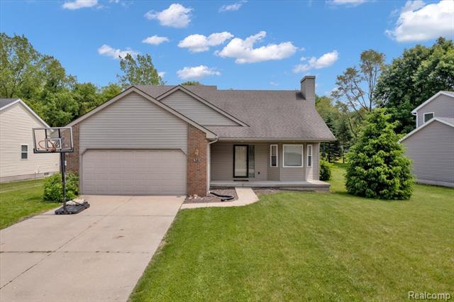 front view picture of 38 Melvin J Ct, Oxford, MI. 48371