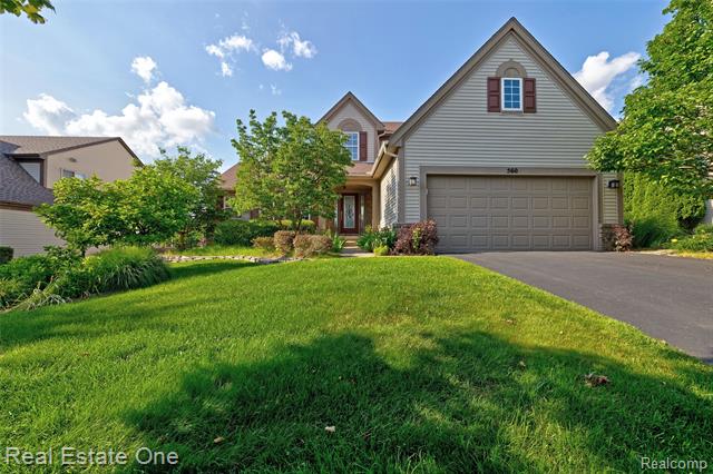 front view picture of 560 Boulder Lake Dr, Oxford, MI. 48371