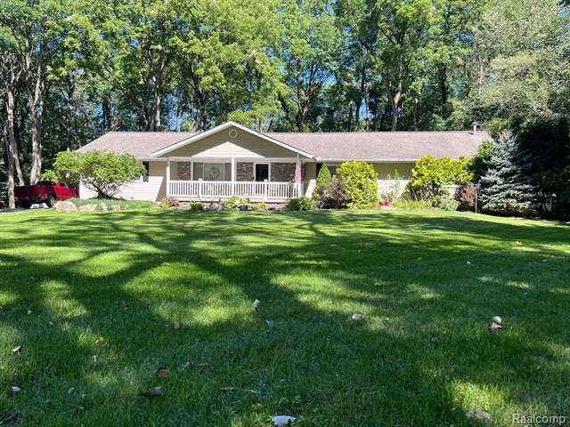 front view picture of 5400 Grange Hall Rd, Holly, MI. 48442