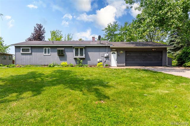 front view picture of 2650 Devonshire Rd, Leonard, MI. 48367