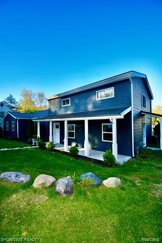 front view picture of 2670 Kingston Rd, Leonard, MI. 48367
