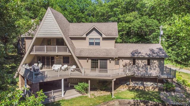 front view picture of 175 Barr Rd, Oxford, MI. 48370