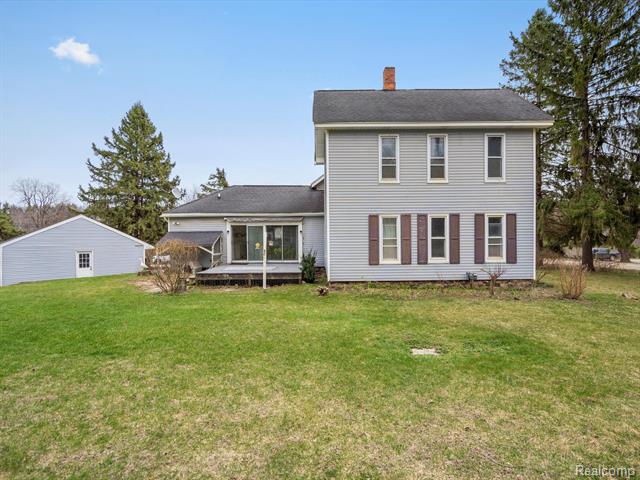front view picture of 758 W Glass Rd, Ortonville, MI. 48462