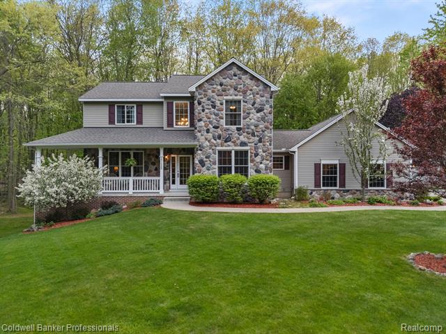 front view picture of 3135 Walnut Hls, Leonard, MI. 48367
