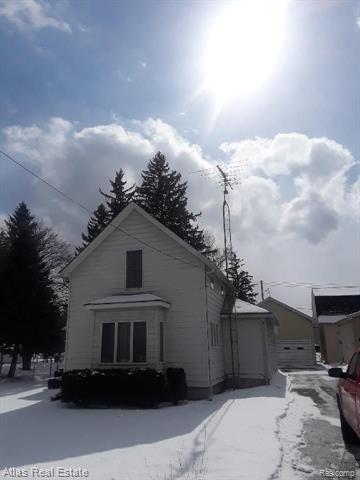 front view picture of 444 Schoolhouse St, Ortonville, MI. 48462