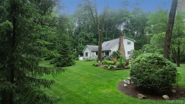 front view picture of 5124 Perryville Rd, Holly, MI. 48442