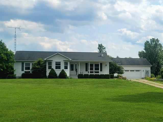 front view picture of 12360 Pine Grove Ct, Holly, MI. 48442