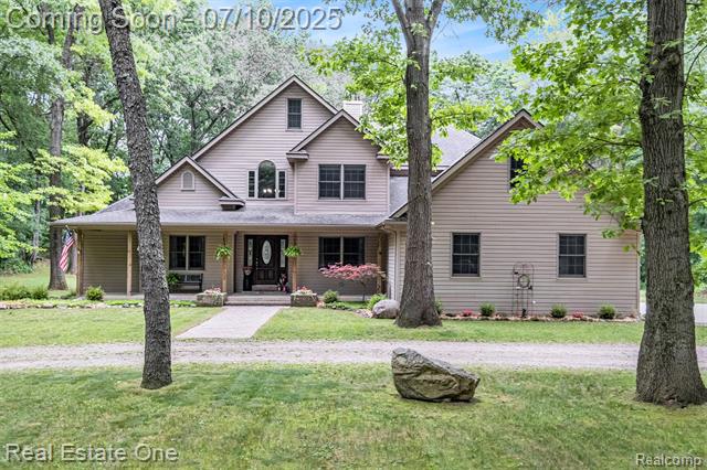 front view picture of 359 High Bluffs Dr, Ortonville, MI. 48462
