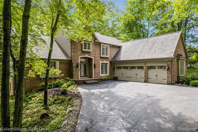front view picture of 3120 Pond Rd, Leonard, MI. 48367