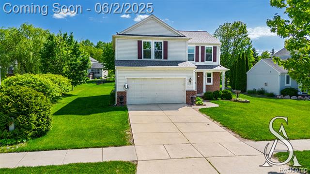 front view picture of 6420 Crestview Dr, Holly, MI. 48442