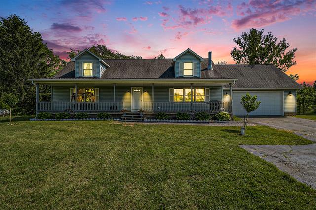 front view picture of 4050 Oakwood Rd, Ortonville, MI. 48462