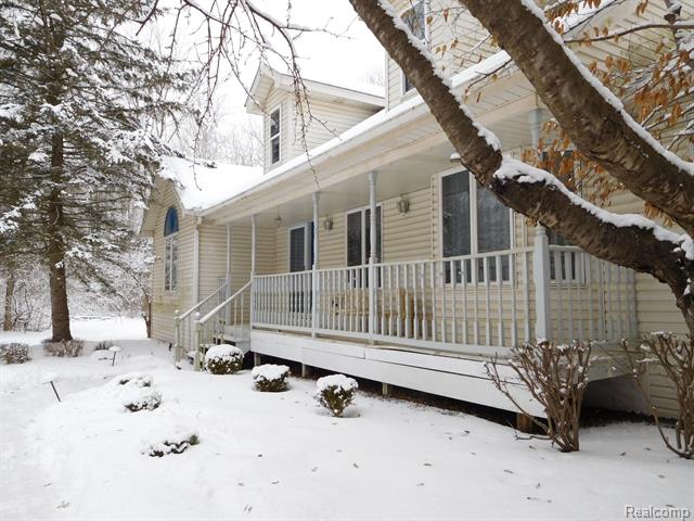 front view picture of 1590 W Leonard Rd, Leonard, MI. 48367