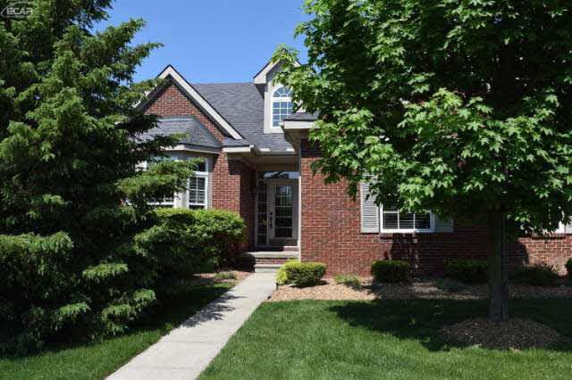 front view picture of 11155 Woodfield Pkwy, Grand Blanc, MI. 48439